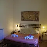 Tucci's Bed & Breakfast 4*